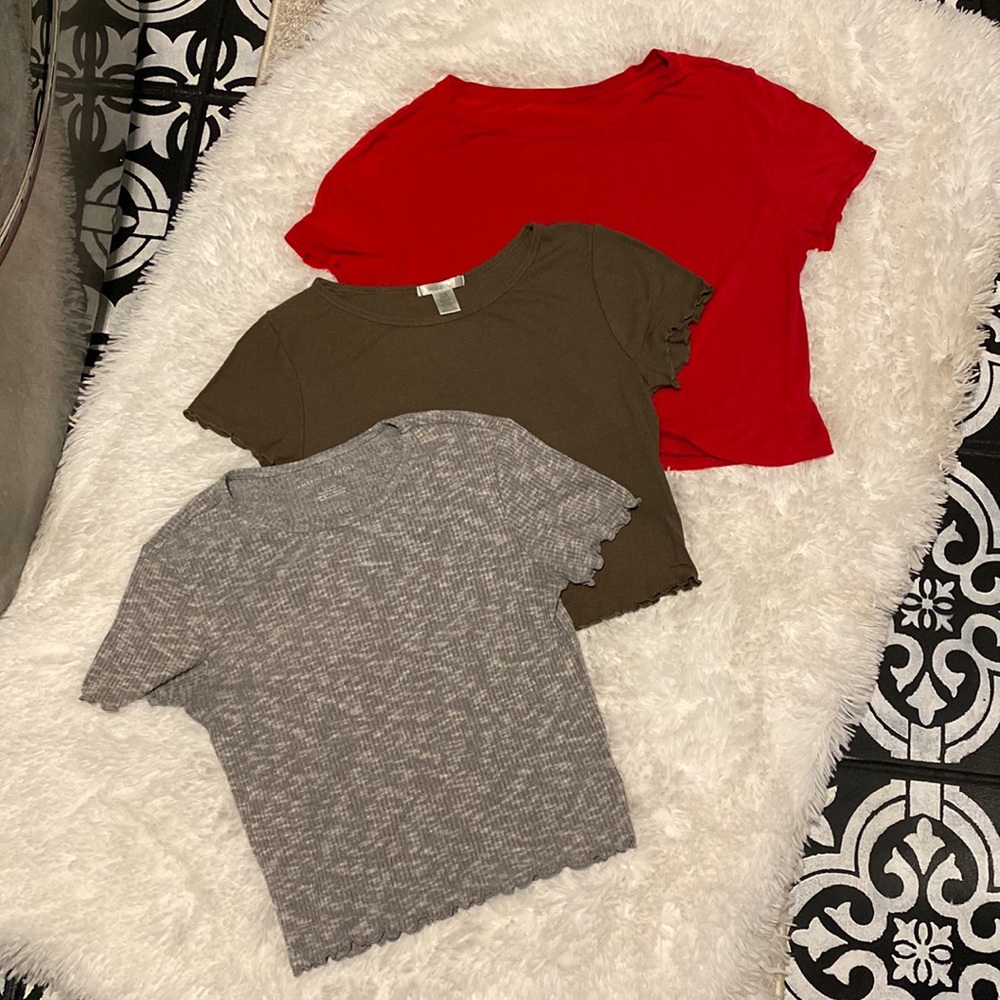 Baby Tee bundle of 3 T-shirts size small